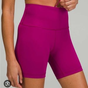 Lululemon Wunder Train 6” shorts in Magenta Purple size 4